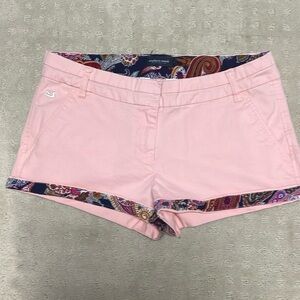 Minimally worn. True to size. Size 6.